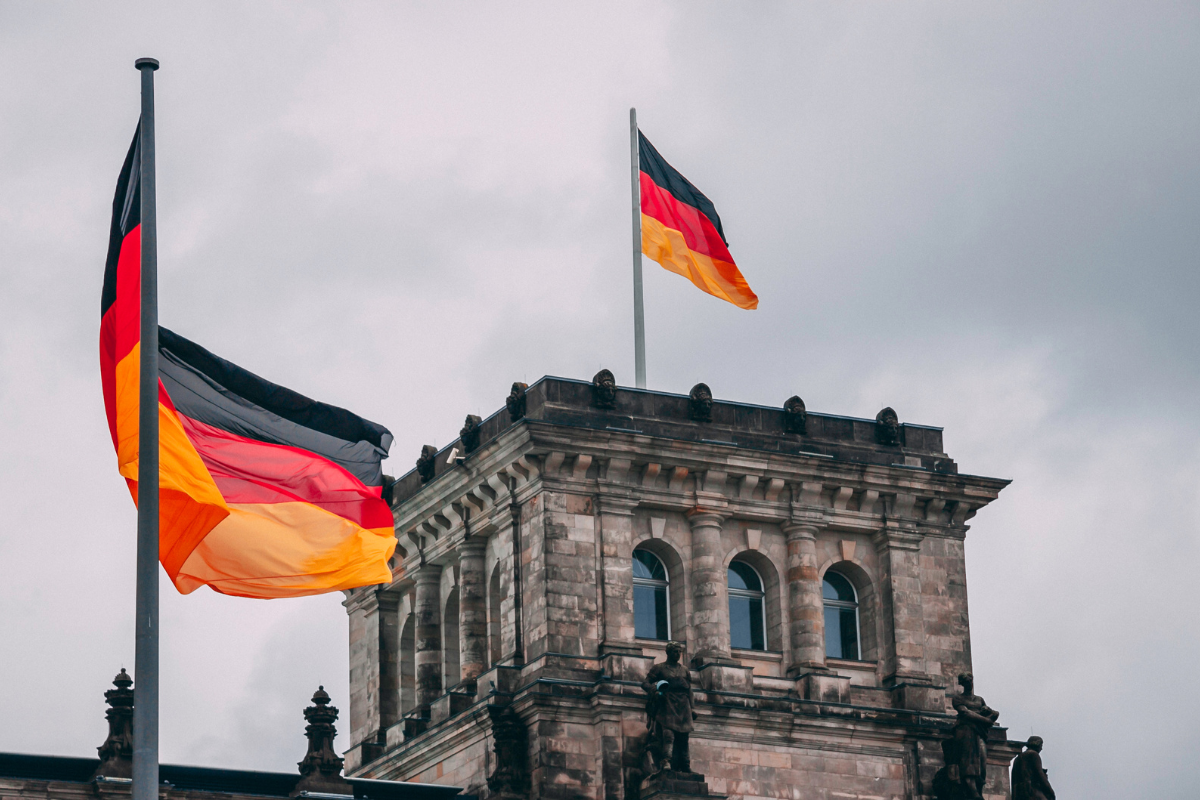 German Finance Minister Calls for Overhaul of Economic Structure