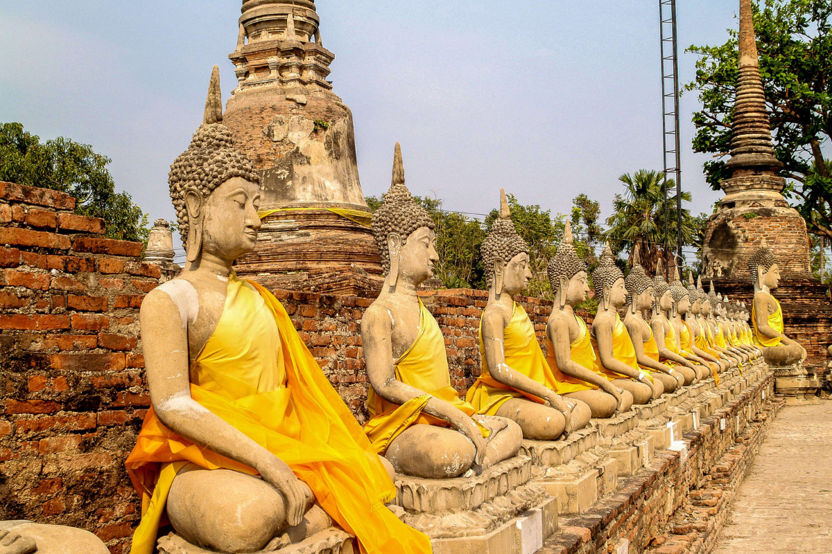 Thaksin Shinawatra Pledges Economic Revival in Thailand