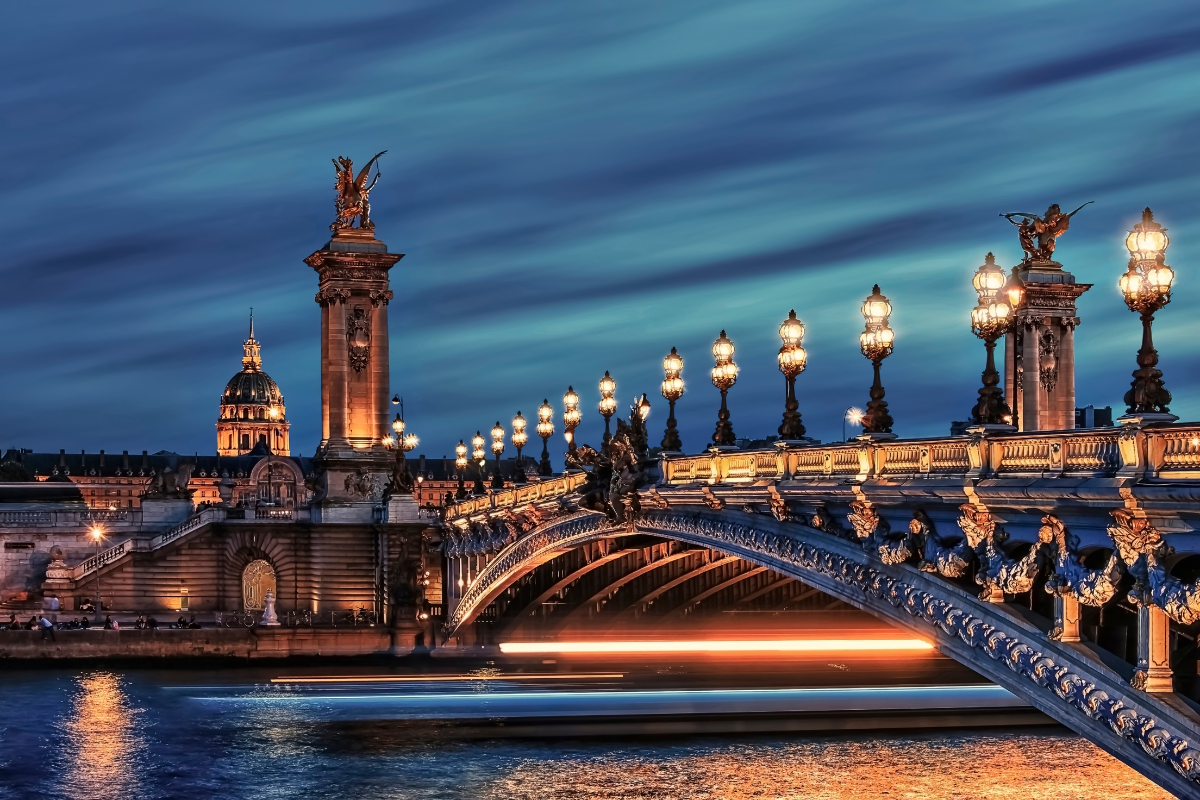 European Leaders Convene in Paris for Emergency Summit to Address Looming Crisis